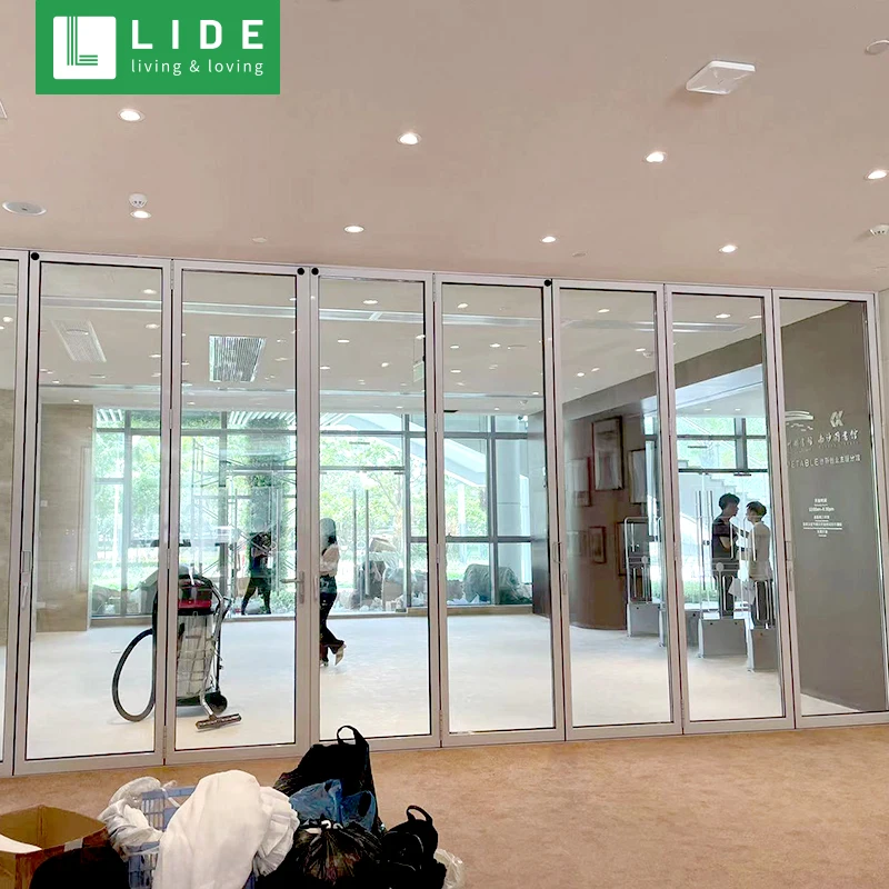 Двери двойного сложения для ресторана наружные алюминиевые складные двери