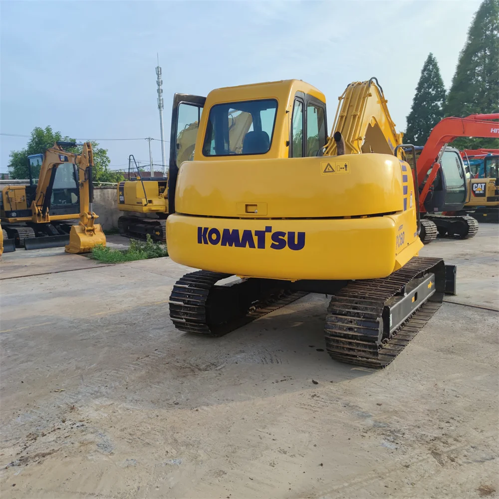 Недорогой экскаватор Komatsu PC60