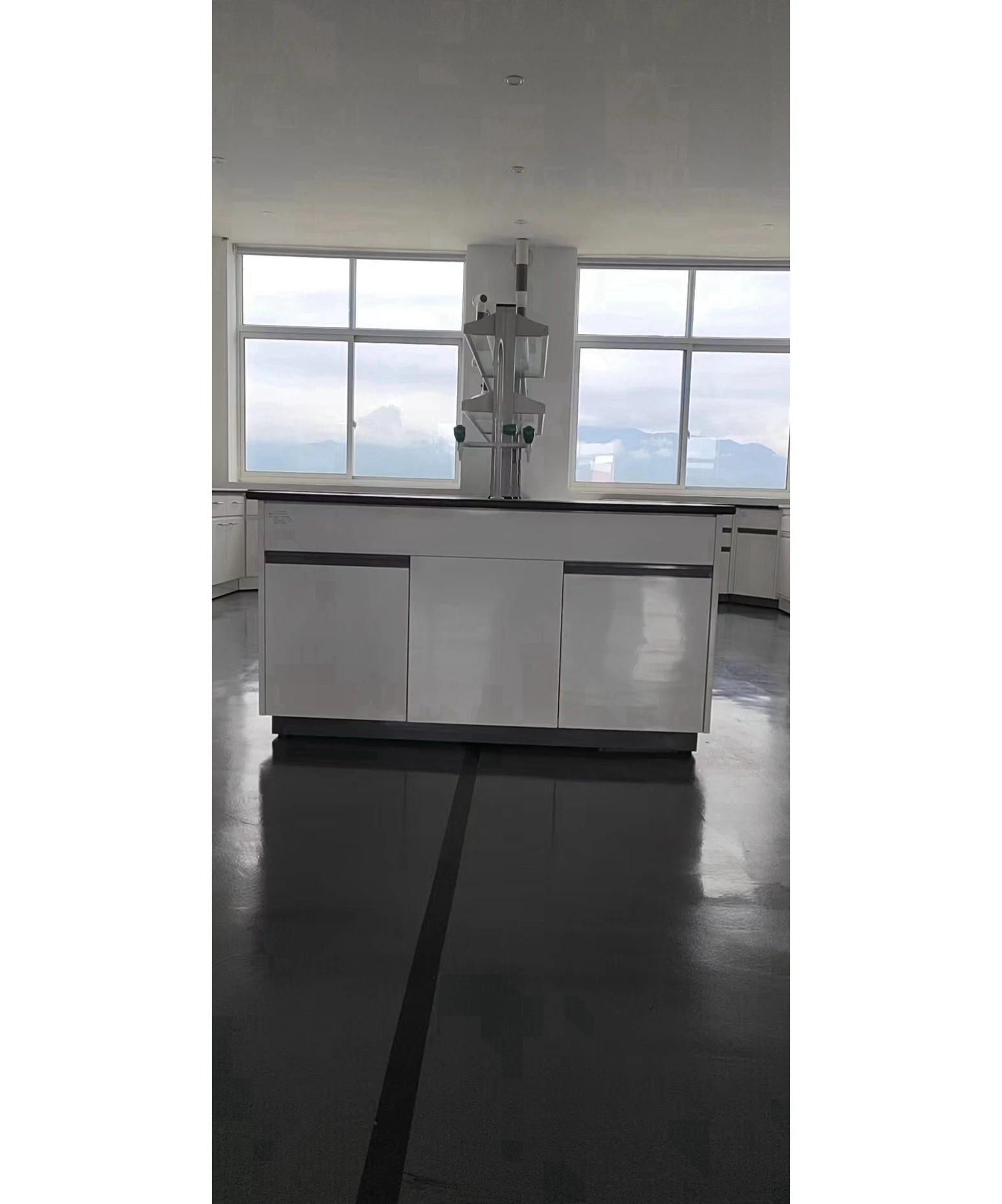 High Quality School University Chemical Resist Central Laboratory Workstation