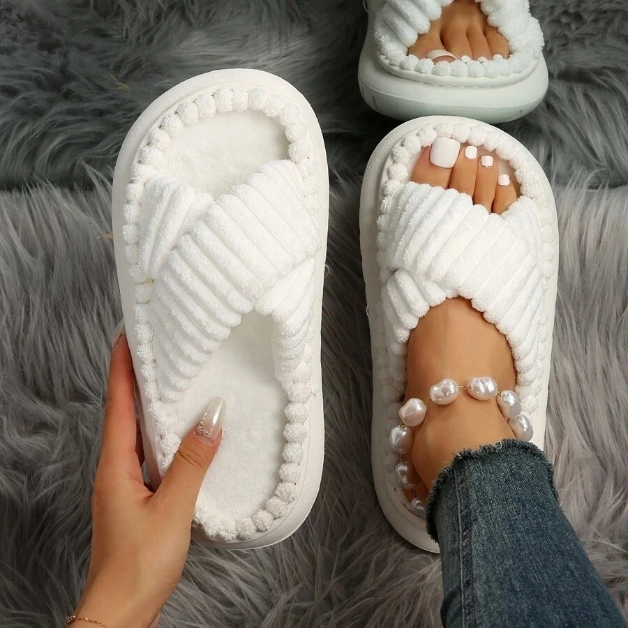 Women Lightweight Anti Slip Thick Sole Lightning Pattern Home Slippers Fashionable White Black Bedroom Slippers