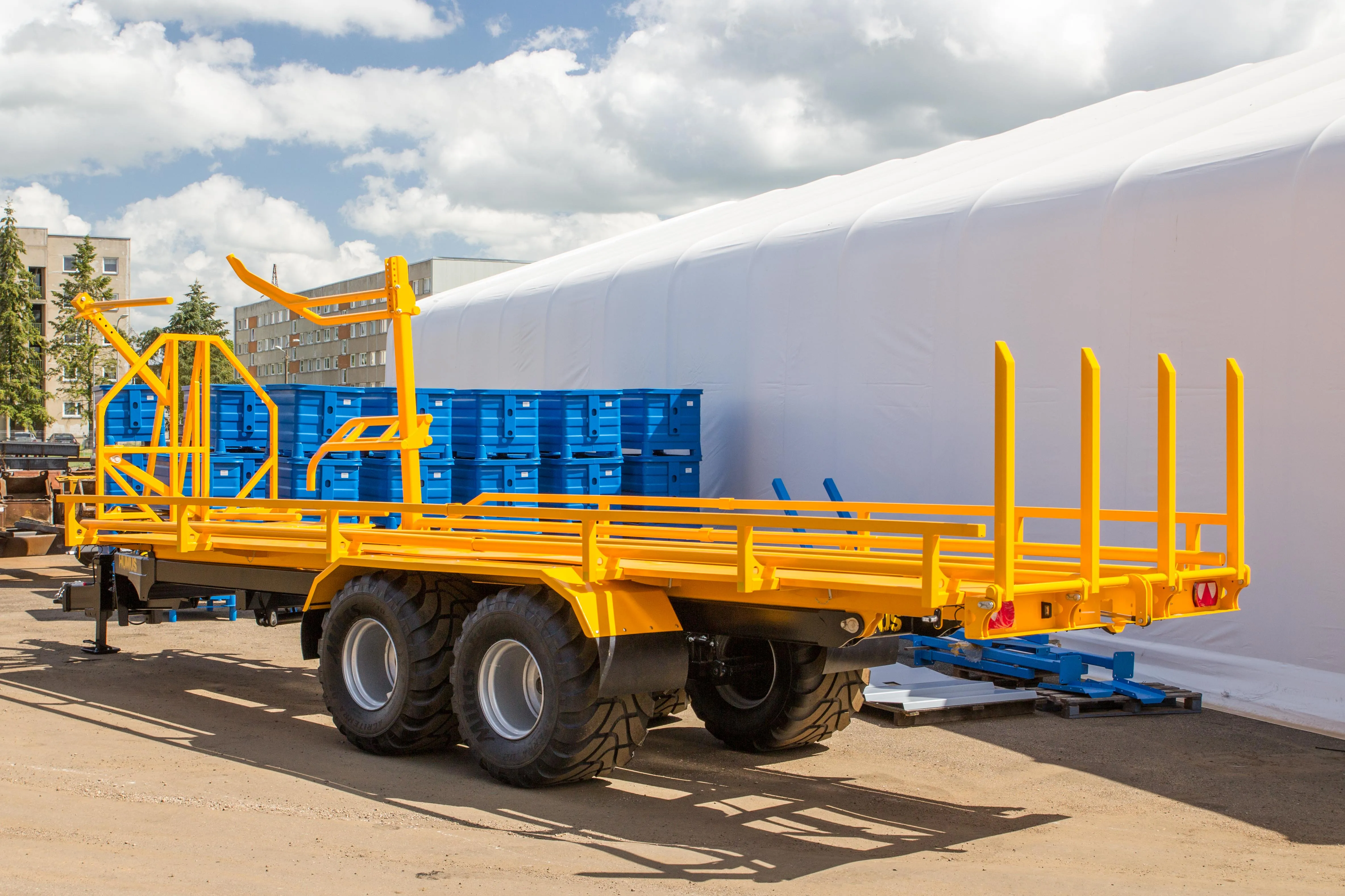 Pyramid hay bale trailers 1.2m 1.5m round bales self dumping trailer smart Bale Tools