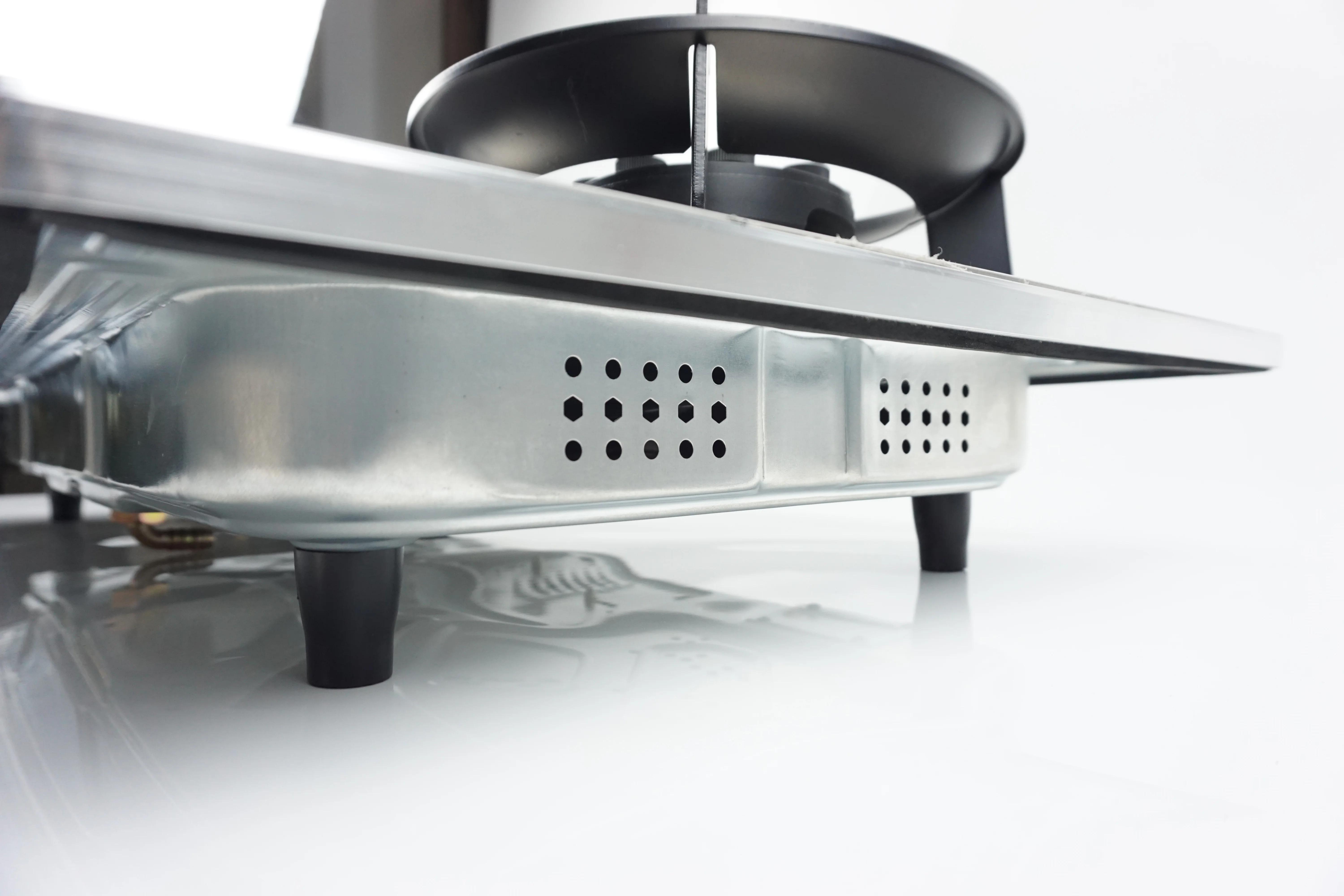 D suitable for natural gas (NG) kitchen stoves and also for liquefied petroleum gas (lpg). It is a fierce gas stove cooker
