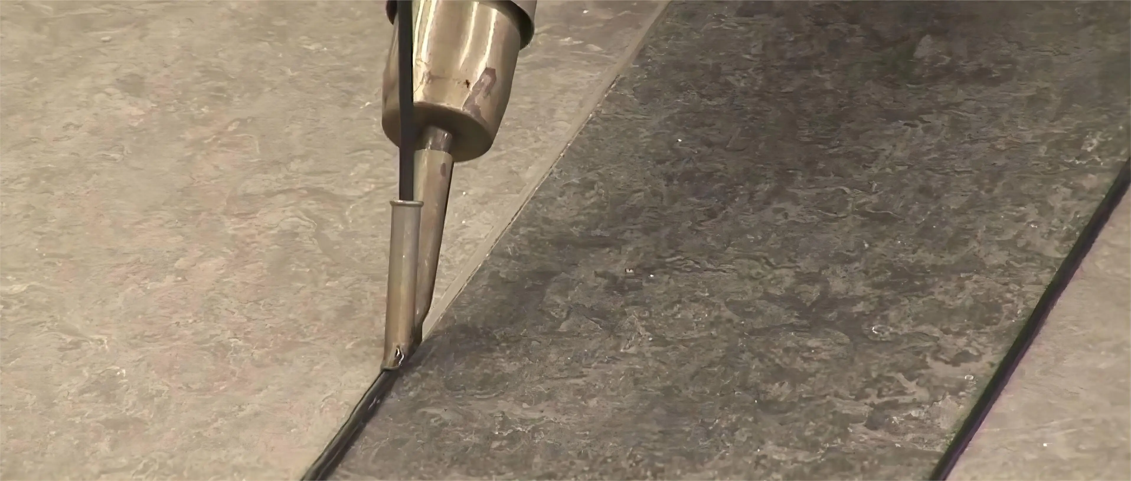 20mm Wide Slot Weld Nozzle Push Fit for Triac Hot Air Gun of 20mm Flat Weld Tip