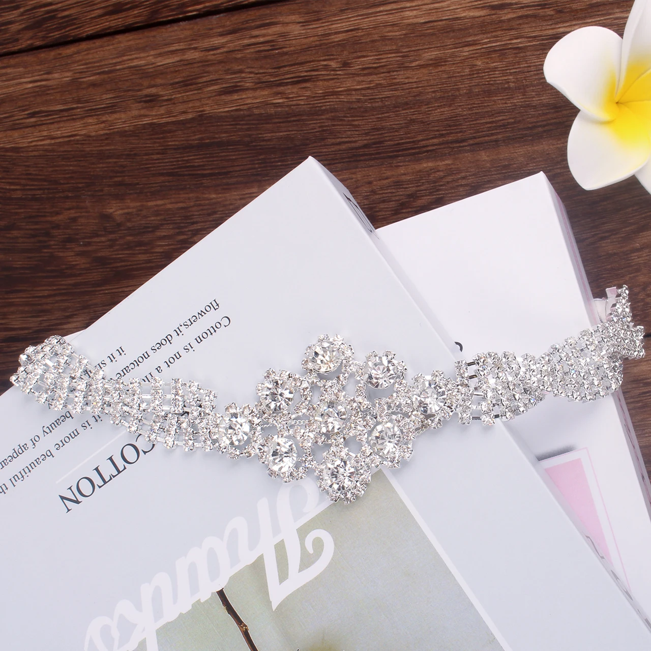 Factory Wholesale Quality Woman Metal Belt Decoration Metal Belt  Woman Chain Metal Belt