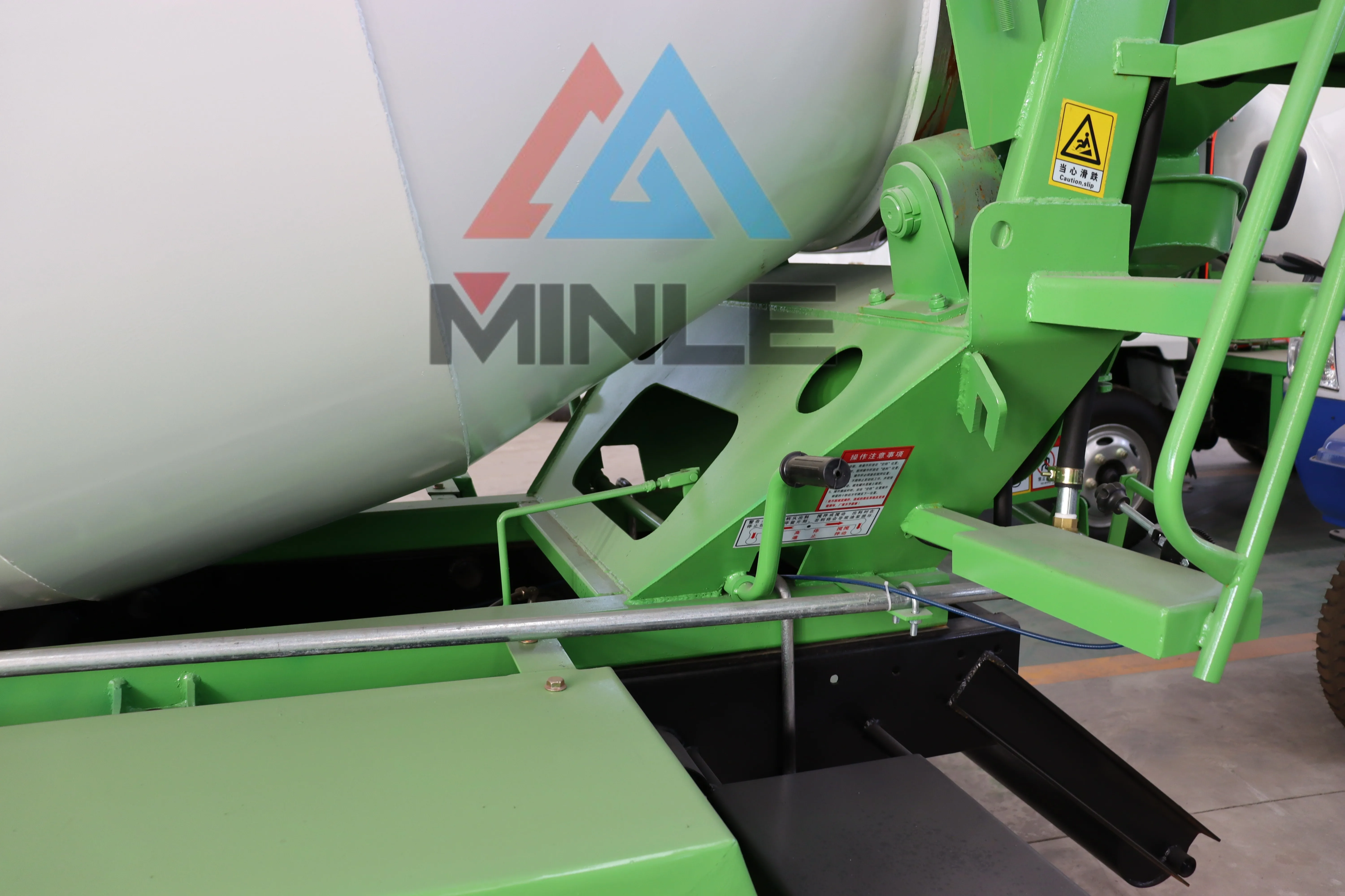 China Factory Direct Sales Mini Concrete Mixer Truck for Construction Work Concrete Mixer