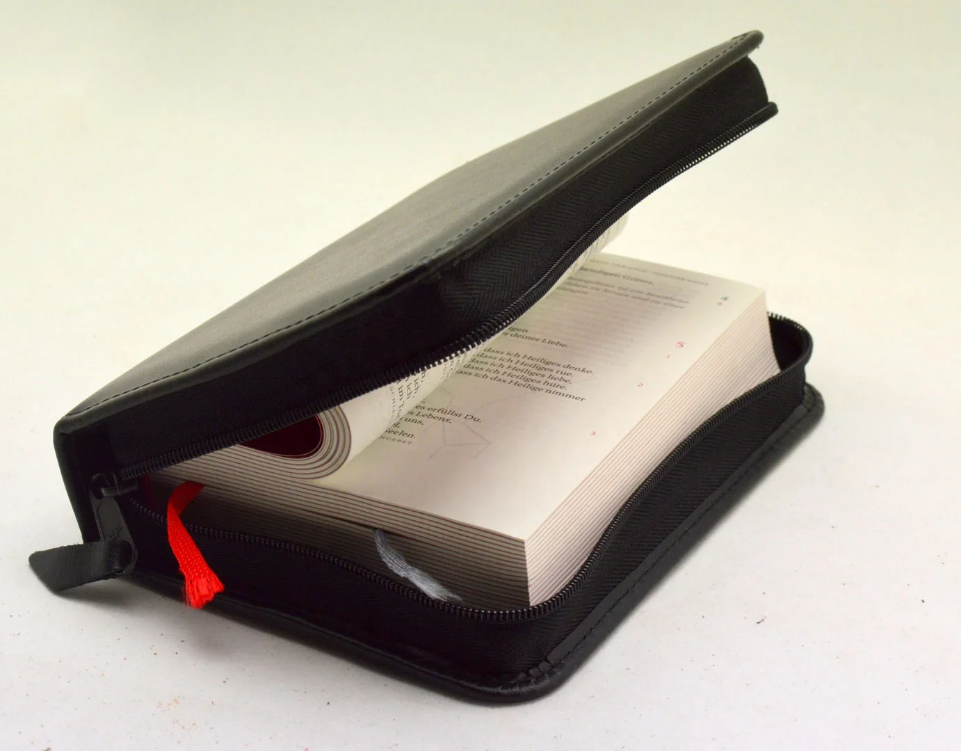 Book / Bible Cover Manufacturer Wholesale Custom Genuine Leather for Standard Size Bible Acceptable Customized 16 X 10 C.m 1143