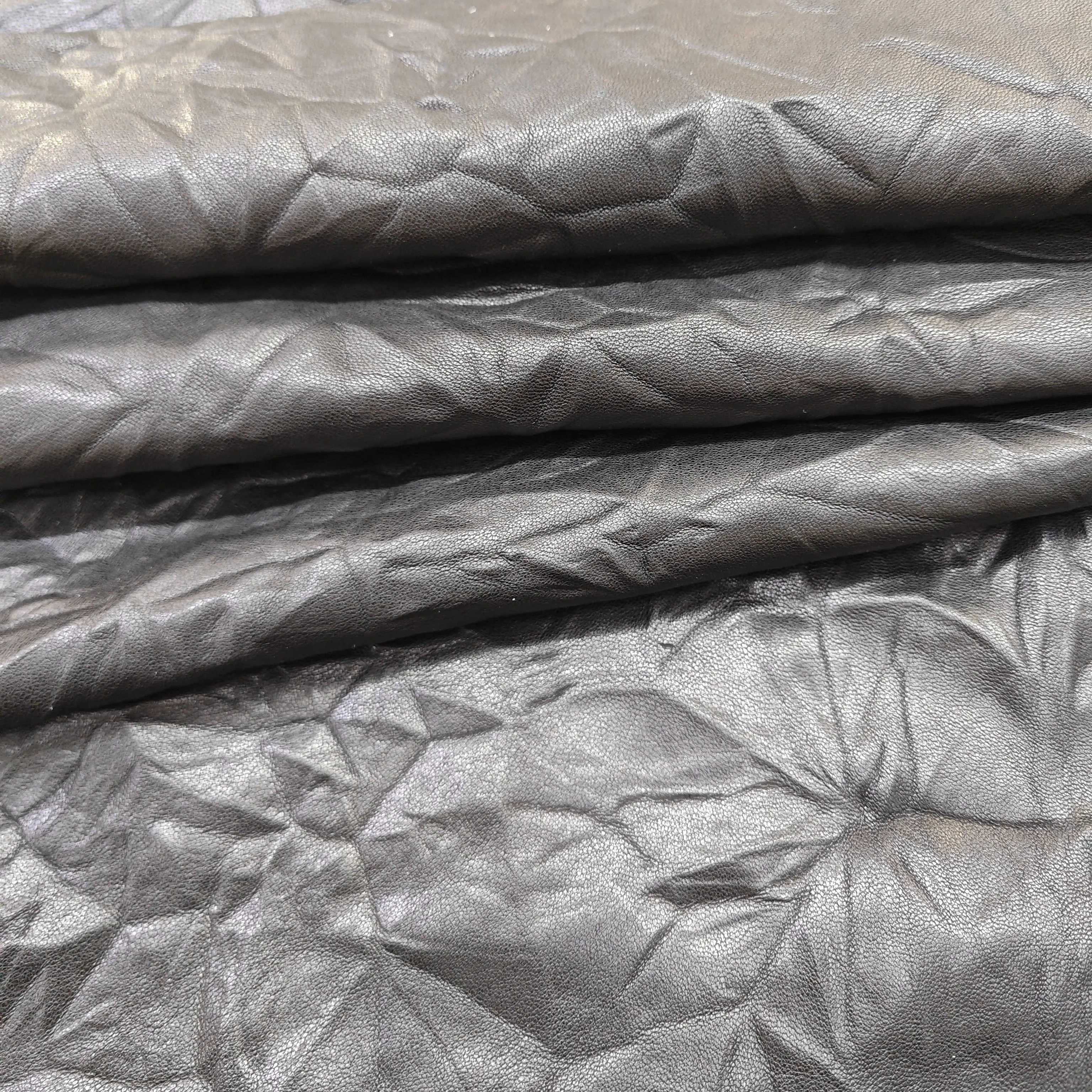 Black Vegetable Tanned Sheepskin Wrinkled Garment Sheep Leather Material