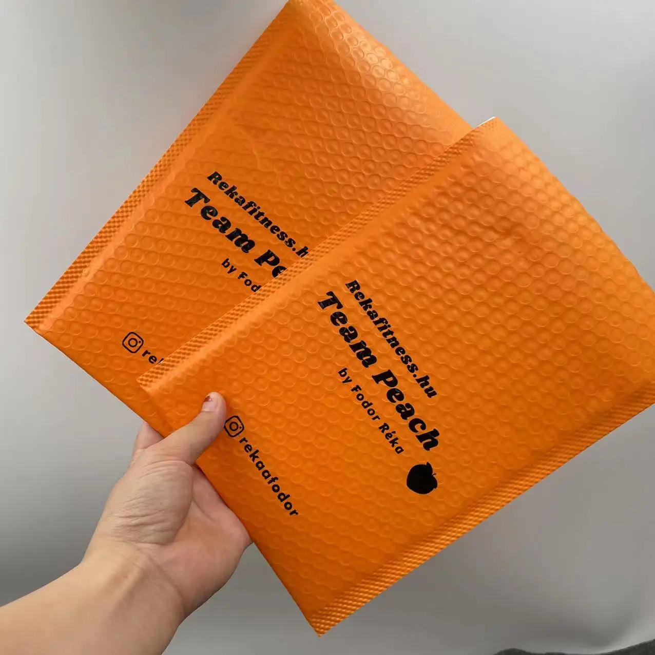 New Arrival Orange Custom Logo Printed Eco Friendly Cute Bubble Mailers Padded Envelopes Shipping Mailers