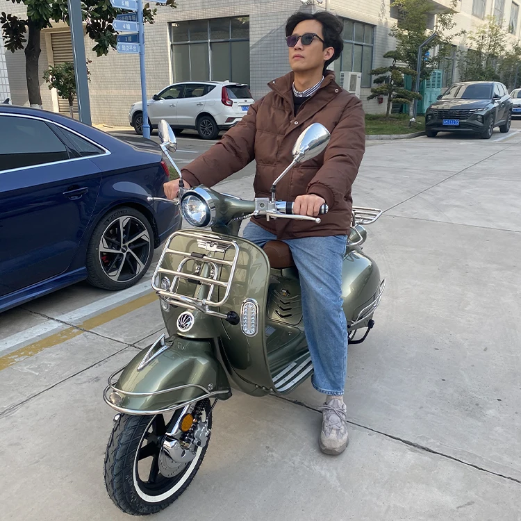 EU warehouse Italy style scooter 2000W 60V 20AH electric scooters with lithium battery two wheels motorcycles adult EEC