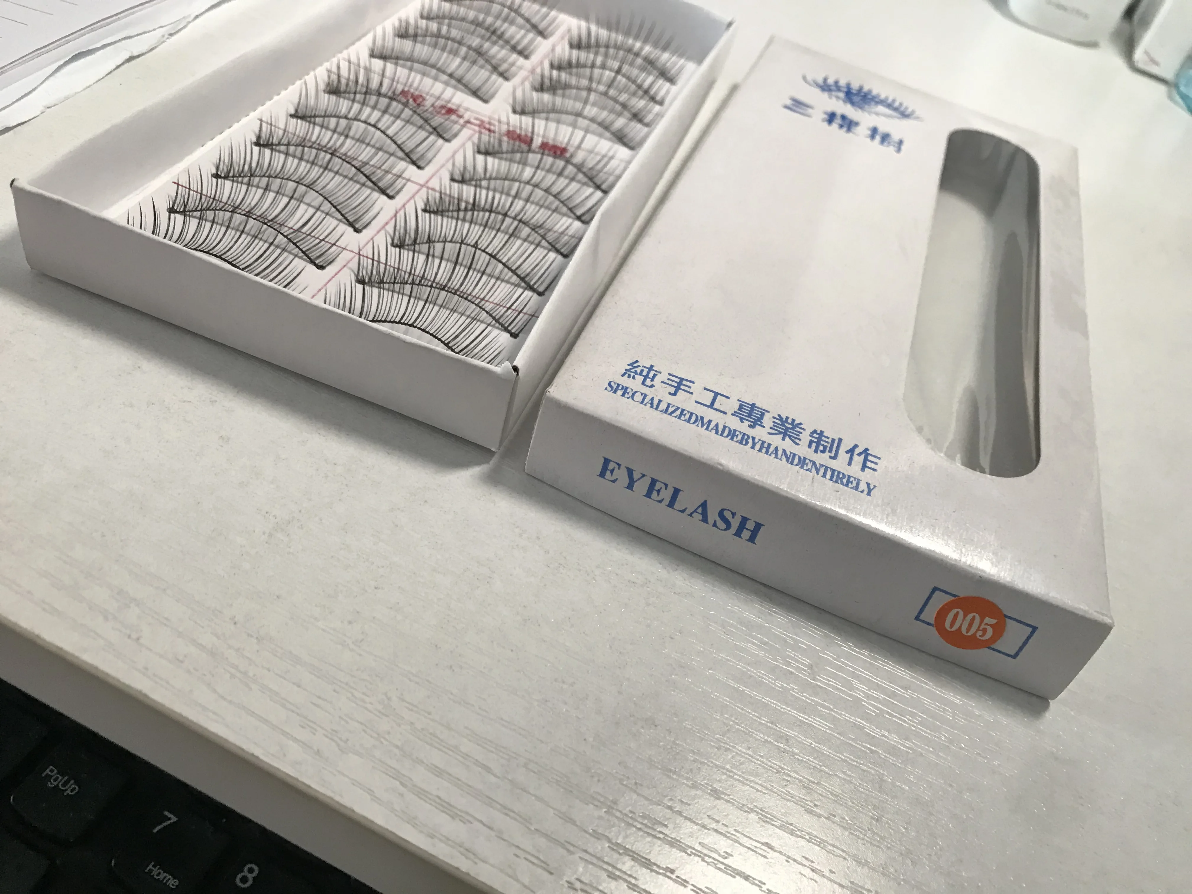 Thick artifical  synthetic eyelashes