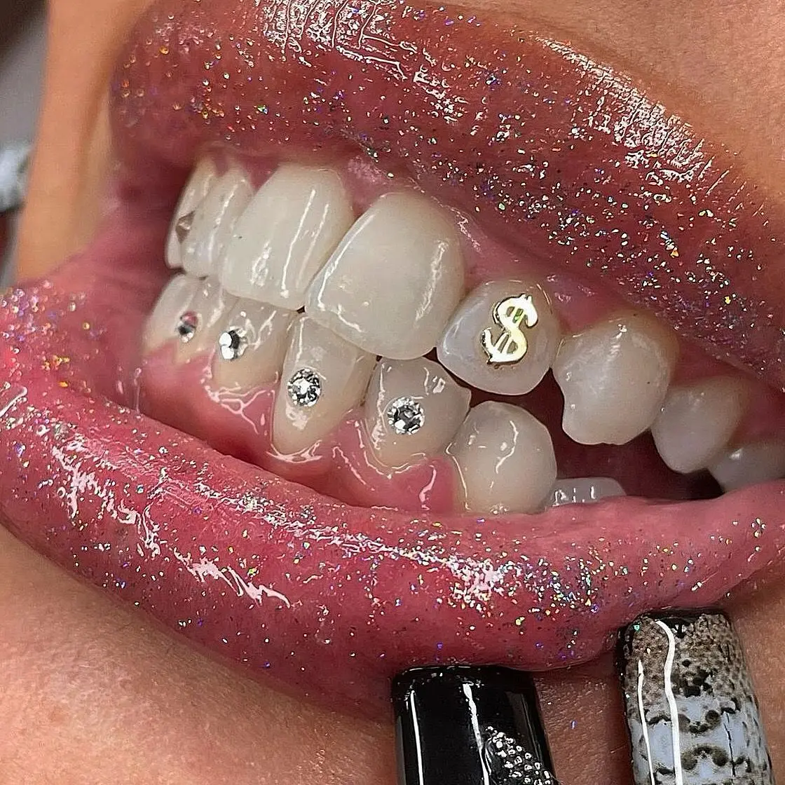 2024 Popular Style In Stock Premium Teeth Jewelry Kit 18K Gold Gems Shimmering Shapes & Colors Radiant Smile Tooth Gems Kit