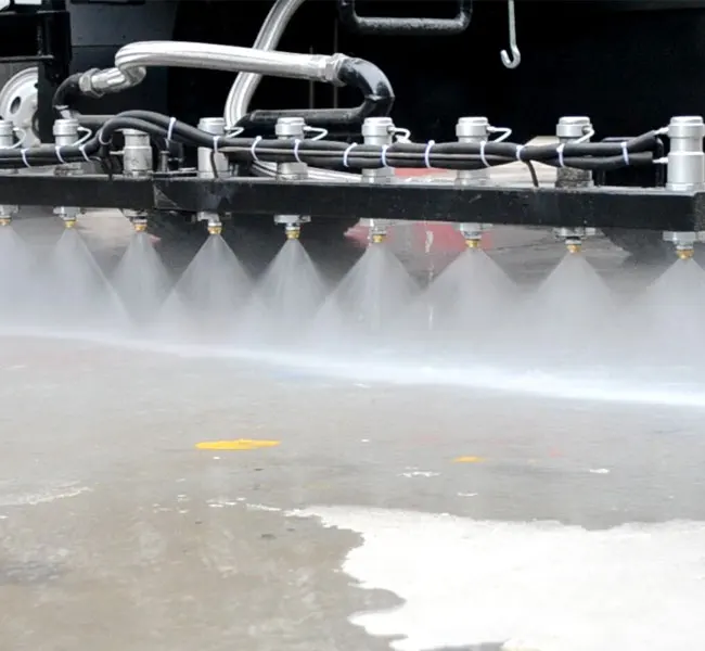 6000L Road construction equipment asphalt distributor trailer for sale