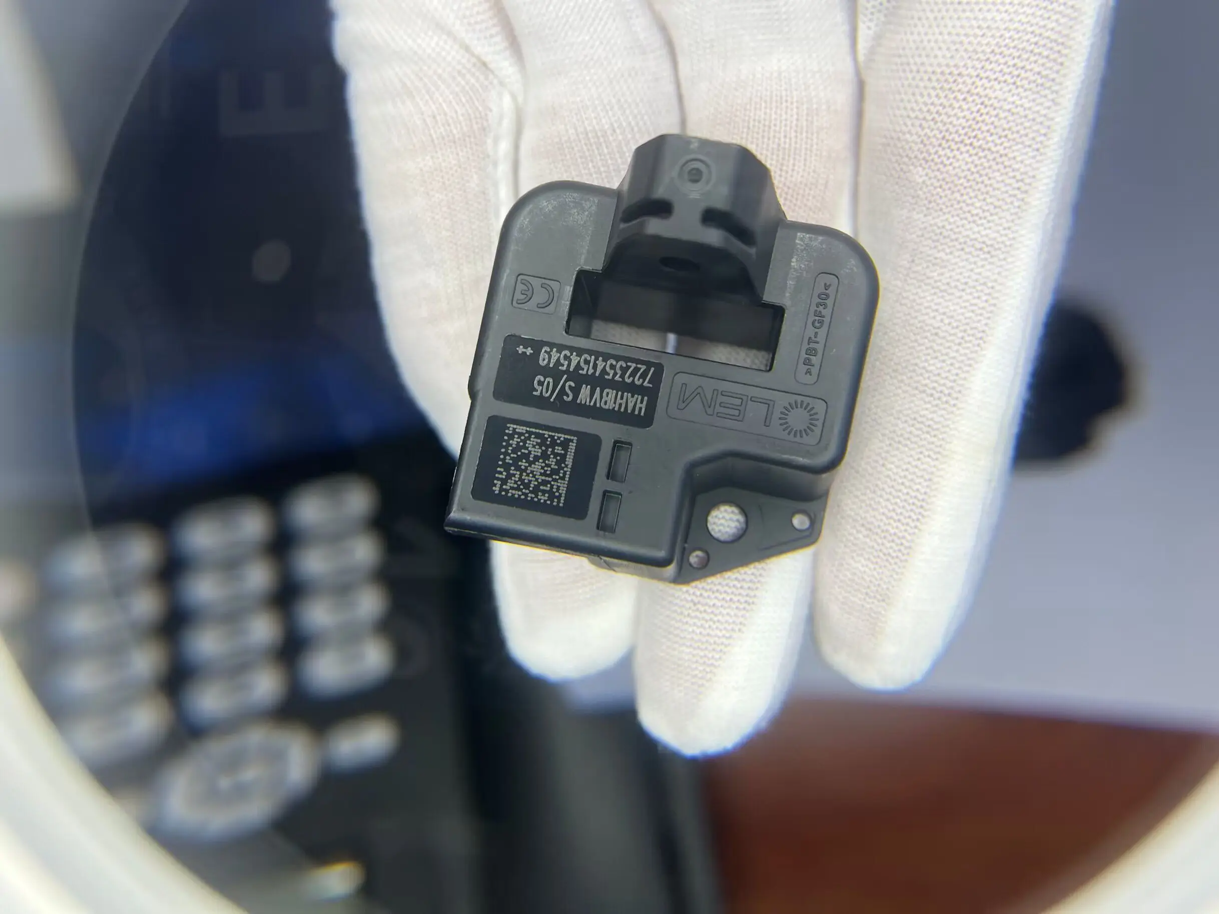 Guaranteed Quality  LEM automotive current SENSOR DHAB S/124 IC BOM Chips New original electronic components Spot goods