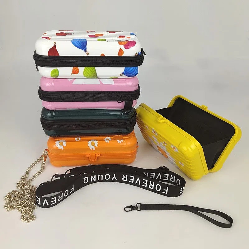 Hot Sell Factory Price Dongguan 7 inch ABS+PC Material Cosmetic Case Hand Carry Trolley Bag Beauty Case Woman Toilet Bag