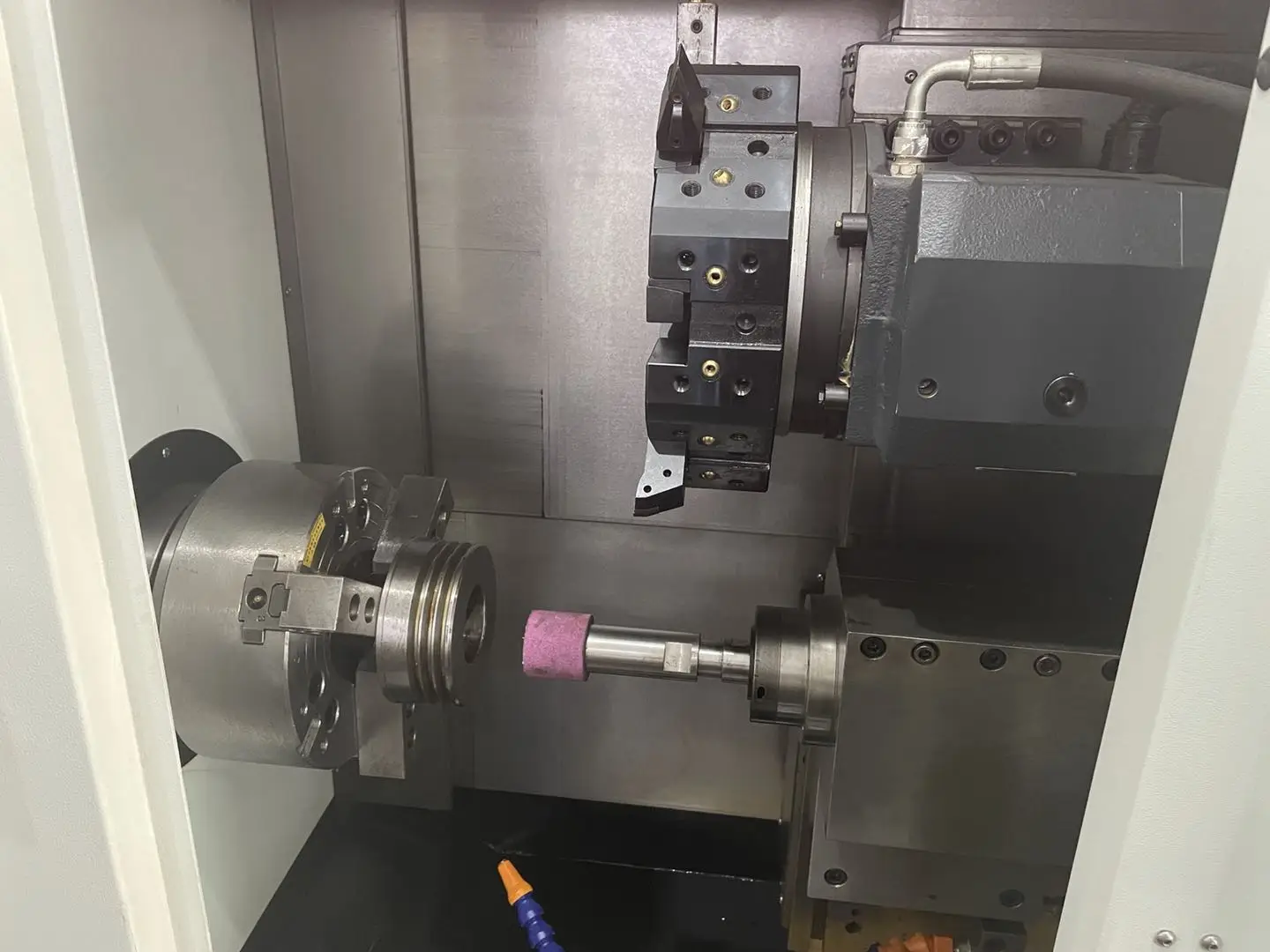 CL20 CNC Slant Bed Lathe Fanuc Turret Lathe Hydraulic Chuck Table Tailstock High Class