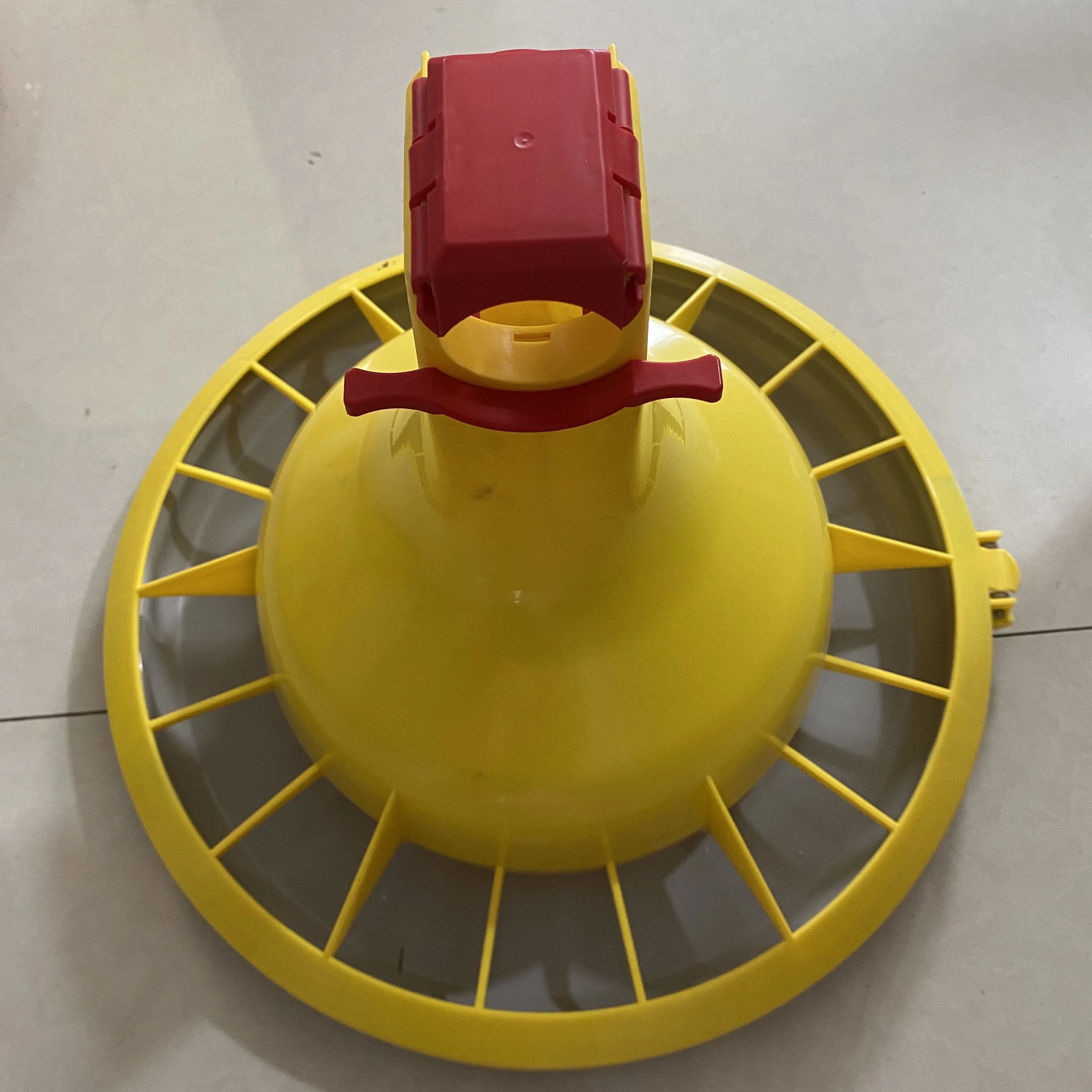  Chicken feeder Automated poultry pan feeding for broilers auto chicken