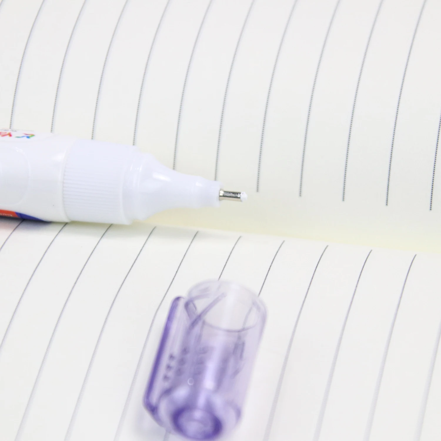 Yalong Customized New Style Quick Dry Smoothly Metal Tip Correction Pen Non-toxic White Colored Correction Fluid Set For Student