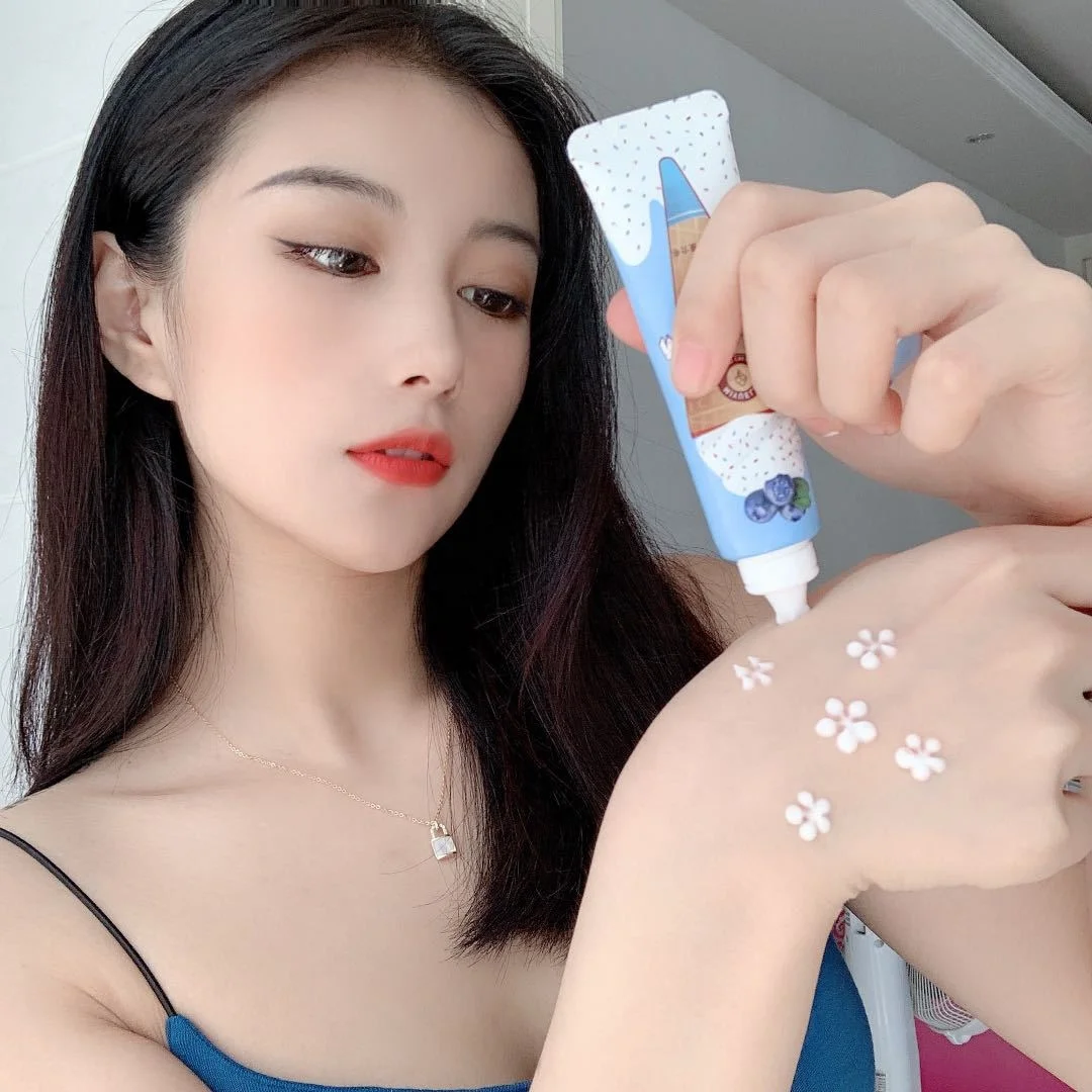 Popular fruit hand cream Vitamin E moisturizing whitening fruit aroma skin care hand cream