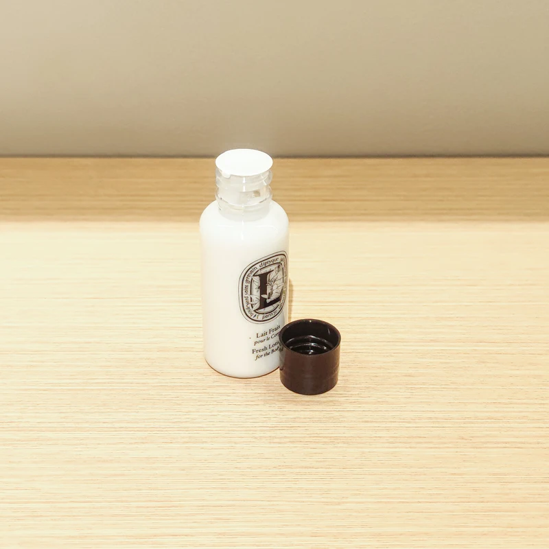 Luxury Private Label Hotel Hair Wash Portable Disposable Mini Size Toiletry Star Hotel Guest Hair Shampoo And Body Wash Set