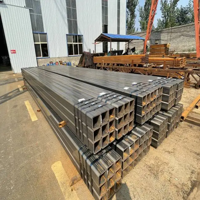 Specializing in the manufacture of cheap 8 tons 60 meters boom long flat top tower crane