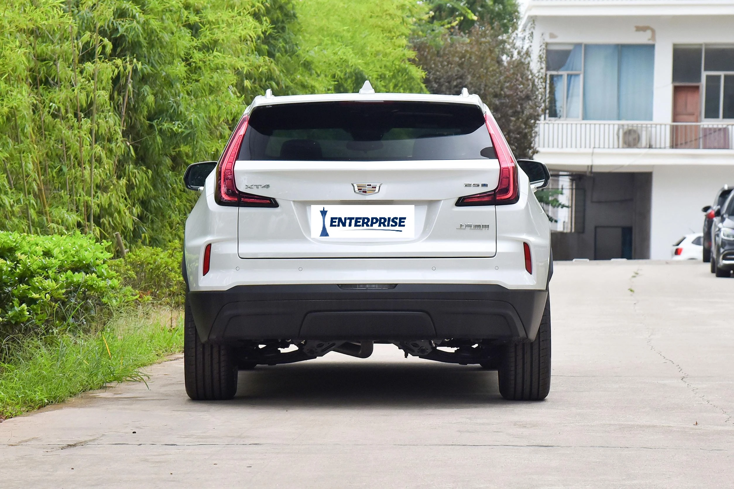Cadillac XT4 2024 28T 2 0 T турбо 237Ps лошадиных сил Евро VI 48V Гибридный компактный внедорожник