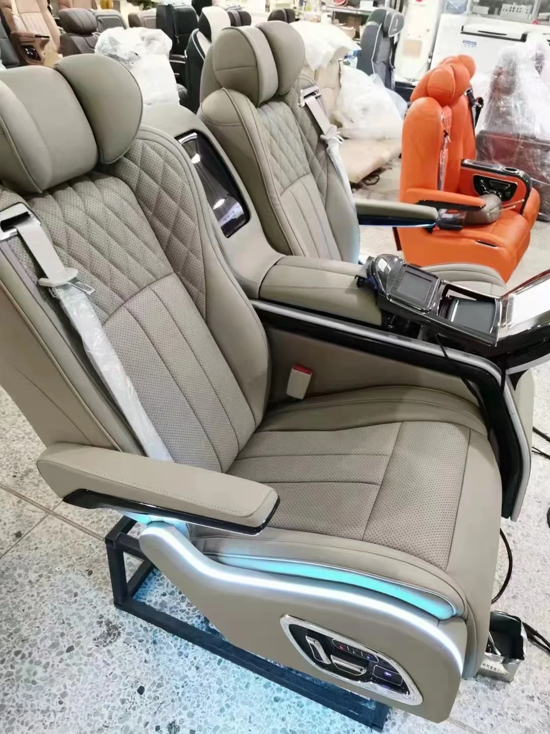 SUV luxury short armrest rear seat upgrade for lexus lx570  toyota land cruiser lc200 lc300 gx460 gx470 patrol  toyota prado