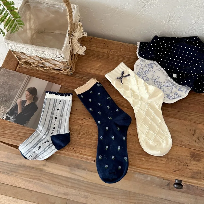 Wholesale Girl Vintage Navy Blue Bow Princess Socks Women Mid-tube Designer Cotton Socks for Female