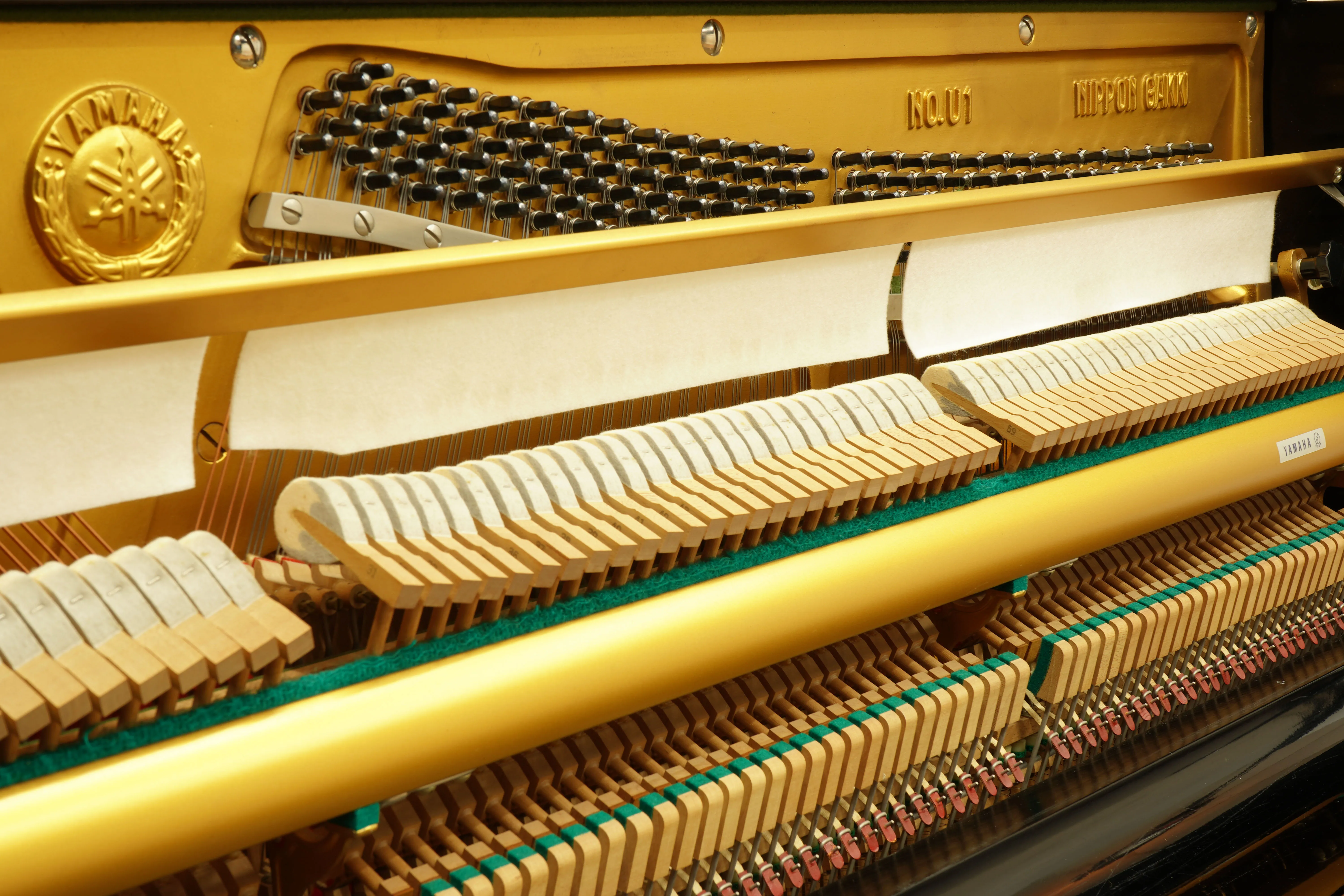 121cm Tall manufactured by Yamaha used upright piano supply for sale