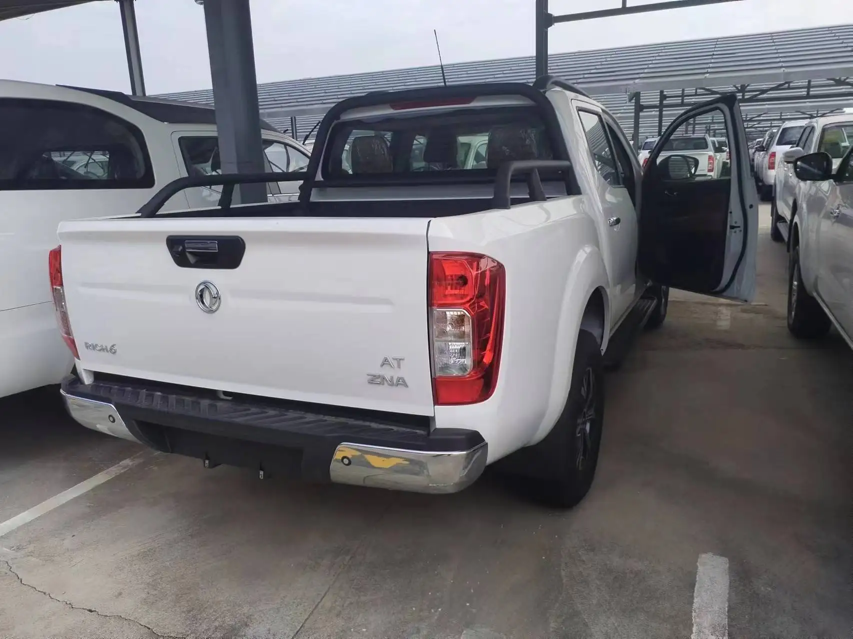Высококачественный пикап Dongfeng 4x4 4WD автоматическая передача 8AT с двойной кабиной для продажи