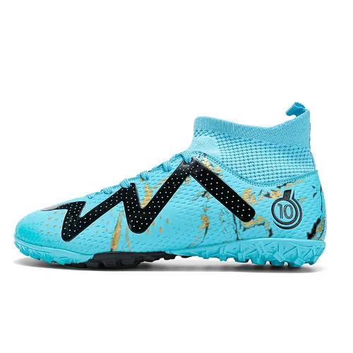 Футбольные кроссовки