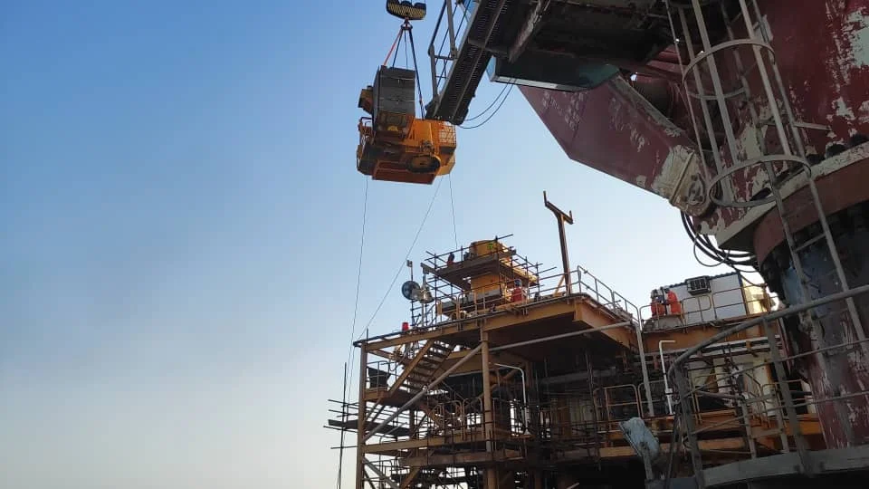 Truss Boom Pedestal Crane Offshore Crane Installed on Ship Deck or Seaport or Marine Platform