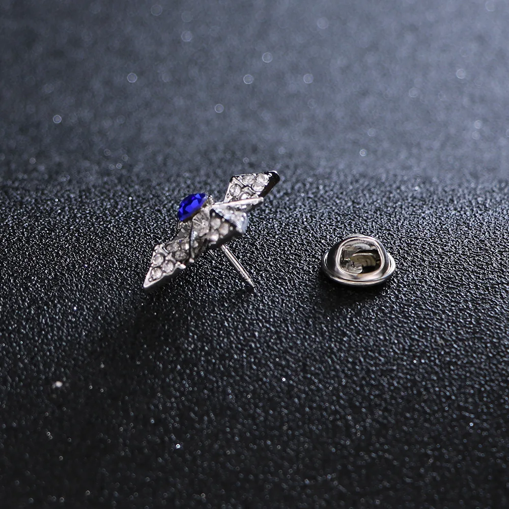 Fashion trend aristocratic temperament diamond brooch buckle shirt brooch for men and women