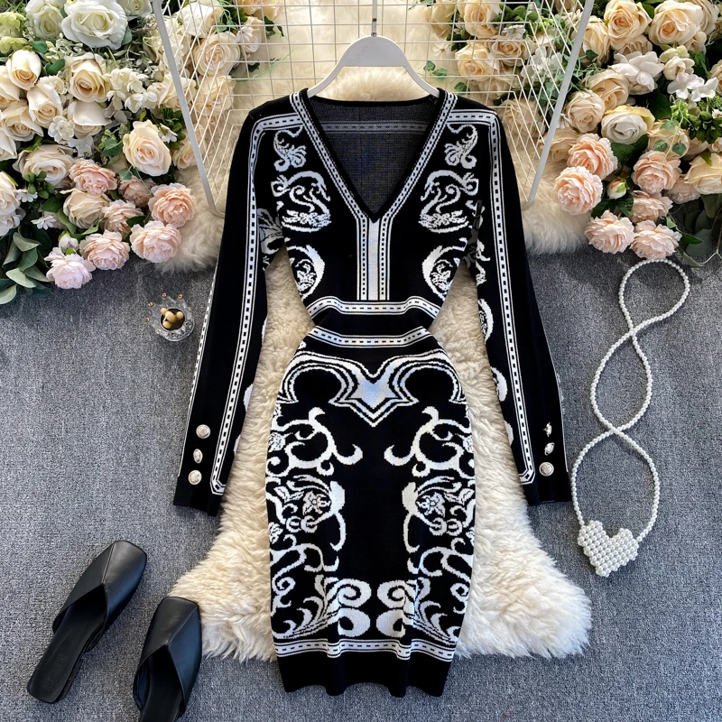Q423 Lady New Fashion Printed Dress Slim Sexy Package Hip Vintage Vestidos Women V-neck Long Sleeve 2020 Autumn and Winter