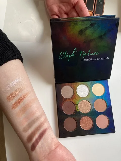 Private Label Vegan Makeup Cosmetics Eye Shadow Palette High Pigment Glitter And Matte Makeup Eyeshadow