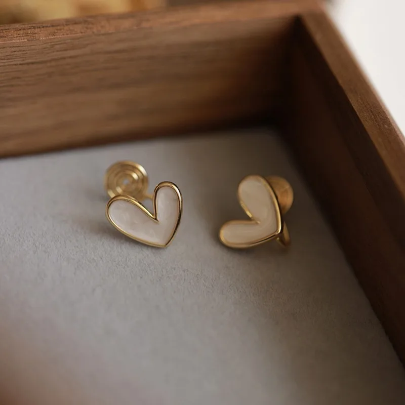 Vershal A4-1098 18K Gold Plated White Oil Dropping Love Earrings Sweet Girl Heart Mosquito Incense Plate Earrings