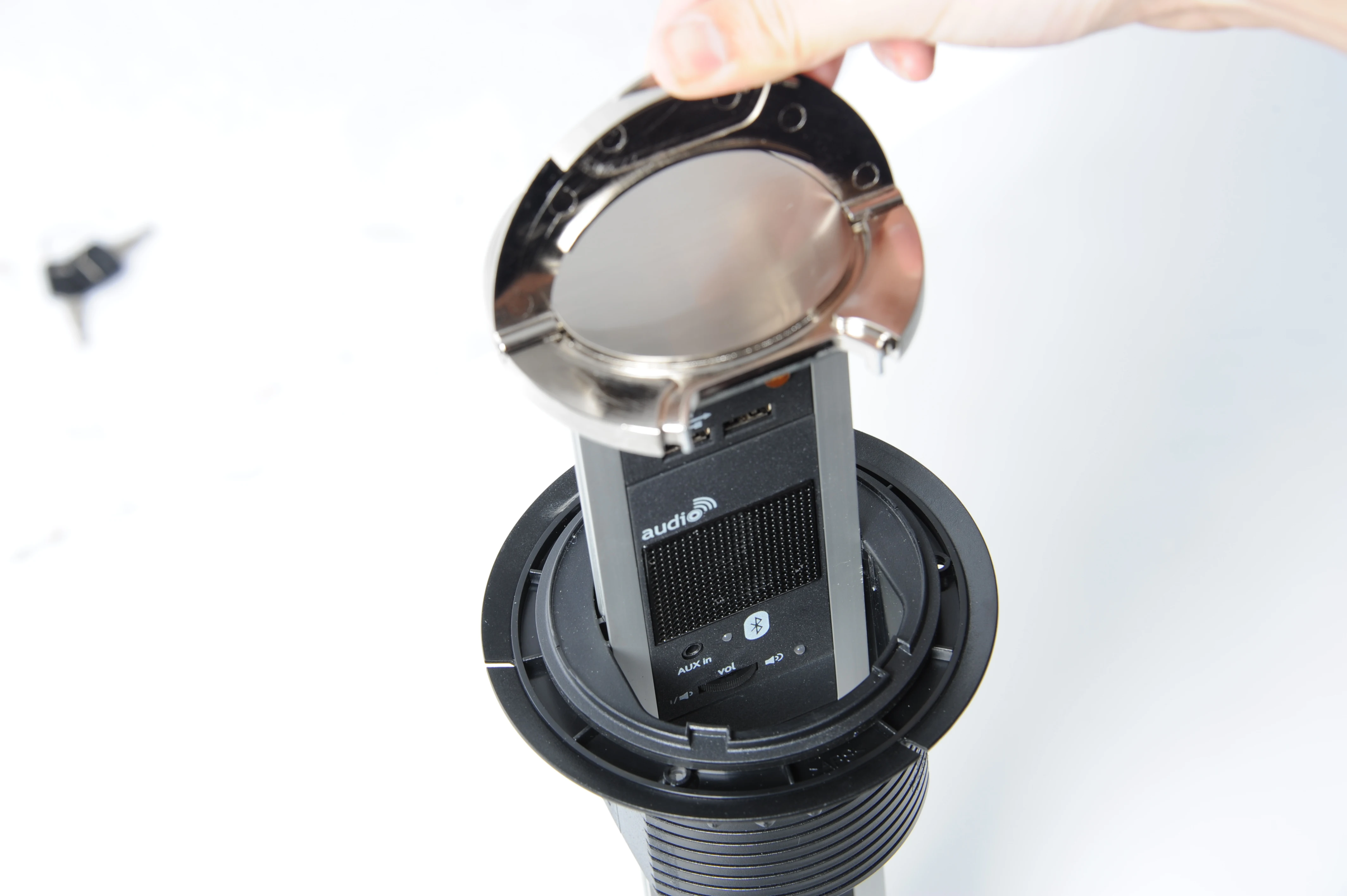 Intelligent Motorised Pop Up Socket Surge Protector Power Strip Universal Sockets with Dual USB