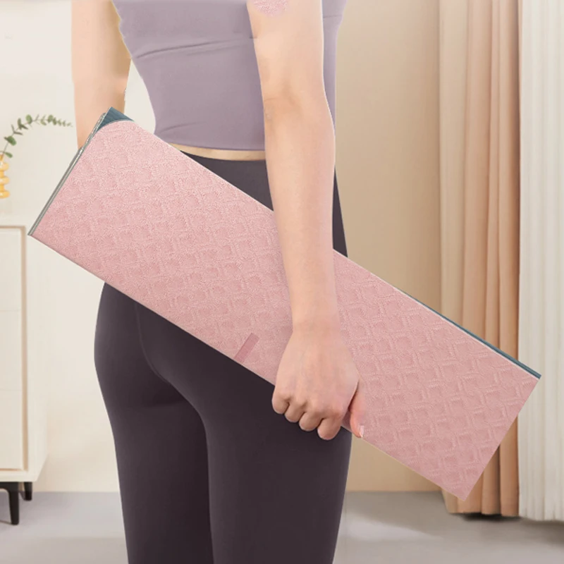 SANFAN Foldable Yoga Mat for Travel Folding Yoga Mat 6mm Thick With Shoulder Strap Non-Slip TPE Exercise Pilates Mat 12 Fold