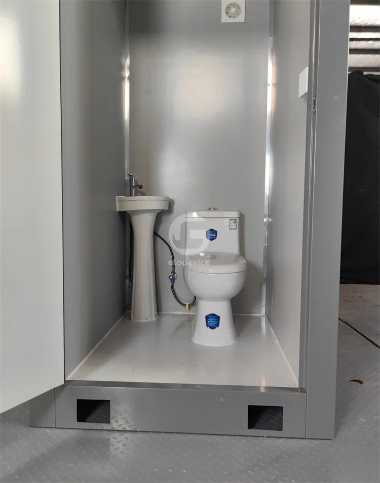 Worksite Portable Toilets Prefabricated Eco Friendly Mobile Plastic Moving Outdoor Toilets Manufacturers