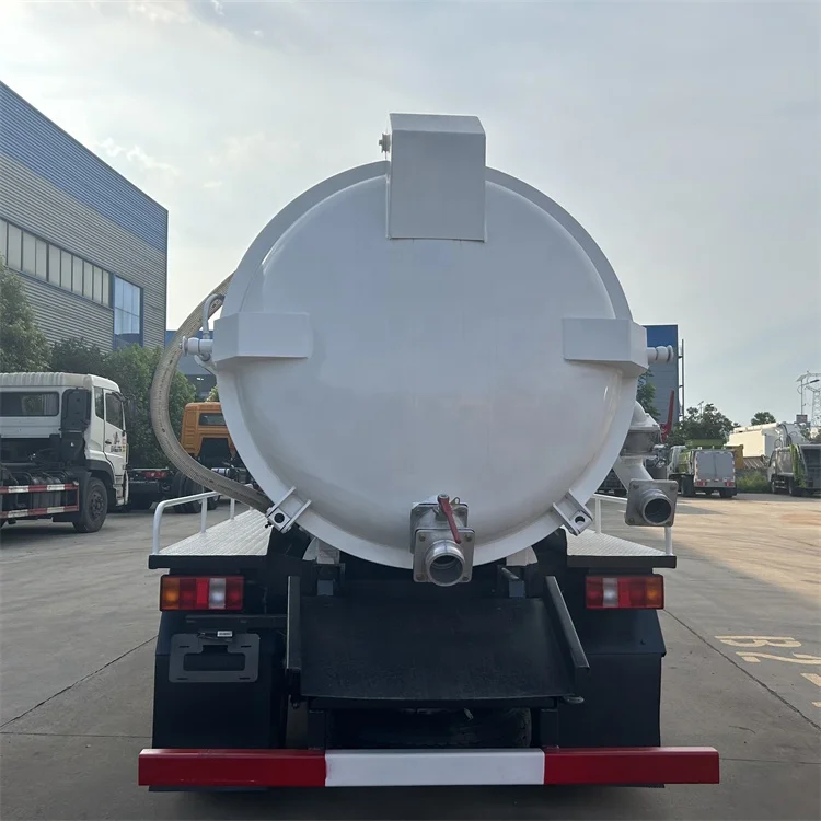 5 tons SINOTRUK HOWO 4*2 sewage suction truck for sale
