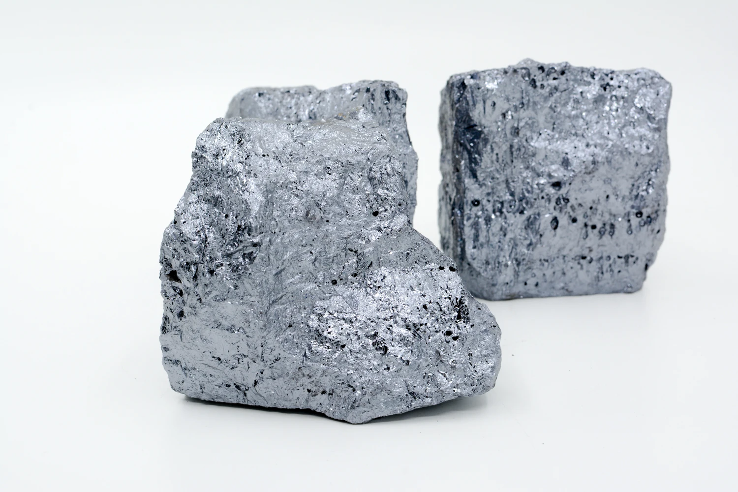 Silicon Metal 97 grade 553/441/3303 China Factory Stock Metallic Silicon