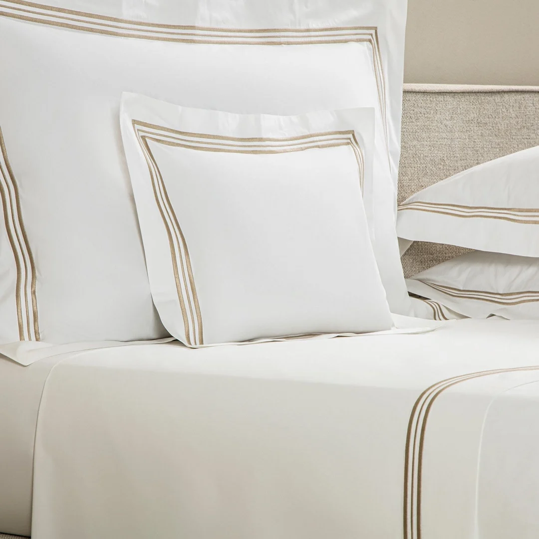 SANHOO High Quality Hotel Bed Sheet Queen Size Golden Embroidered Hotel Bedding Sets Collections