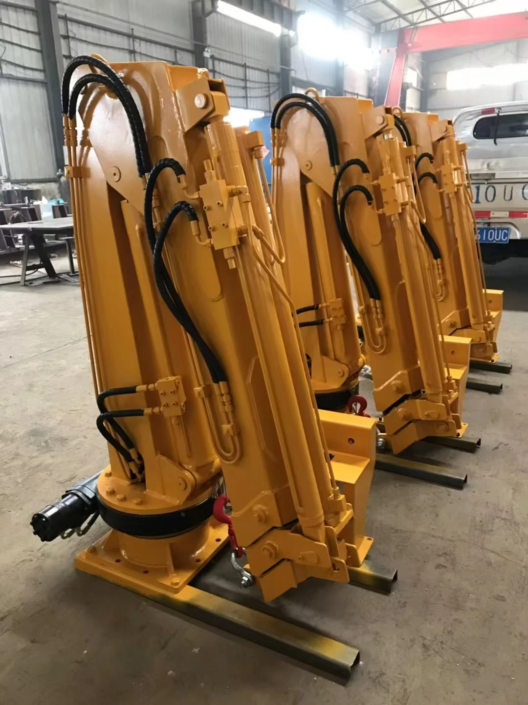 China factory supply portable 1ton 1.5ton 2ton pickup truck lift crane trailer crane mini truck mobile crane for sale