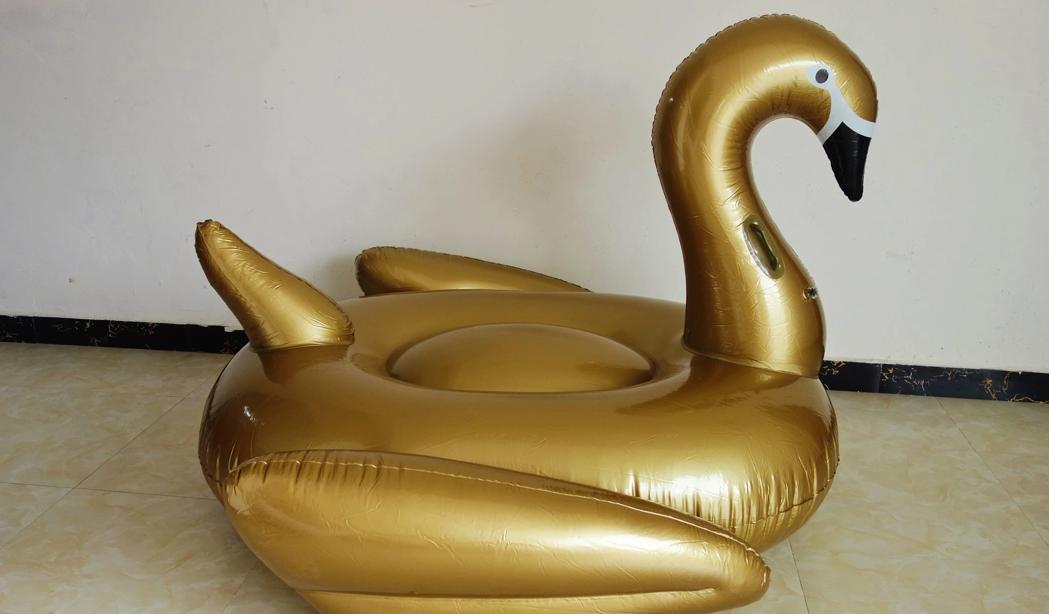 Stock 0.3mm swan inflatable pool floats for adults high quality inflatable swan gold swan pool floats