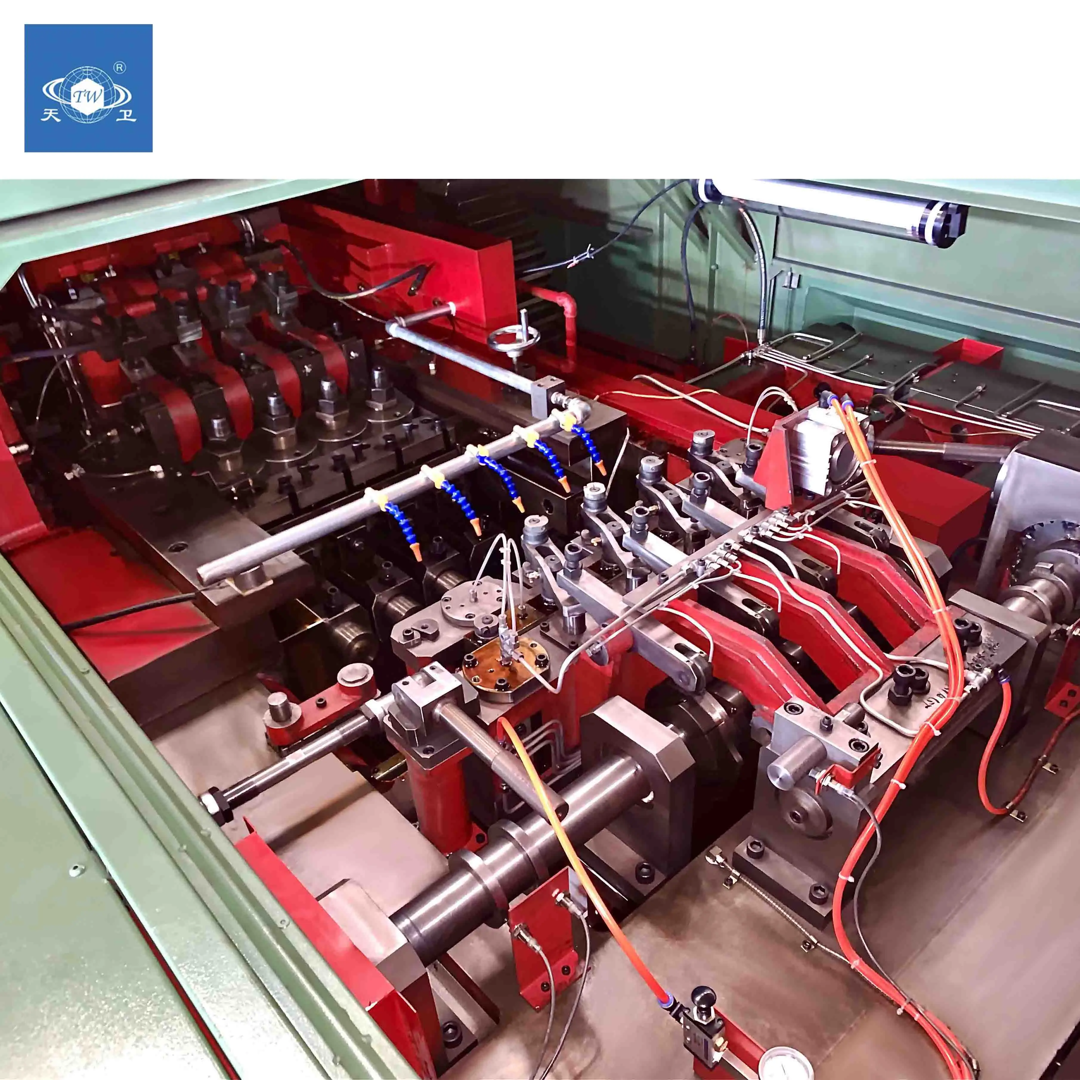 Машина для холодного формования с 5 выдувными болтами из Китая, автоматическая заголовочная машина для изготовления винтов M6 - M24, 12 - 250 мм