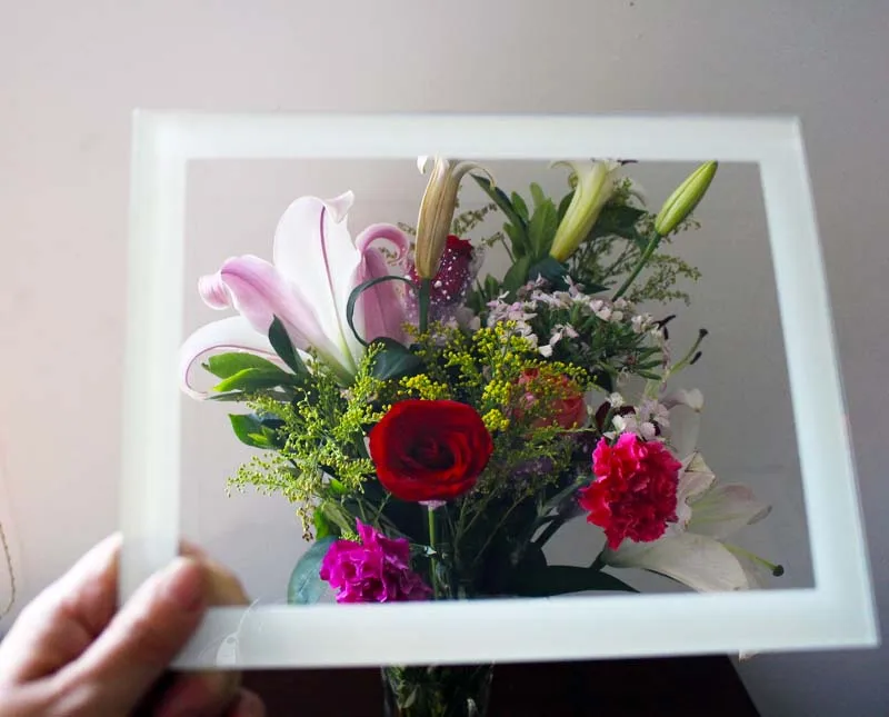 High smoothness aluminosilicate screen printing TV screen glass