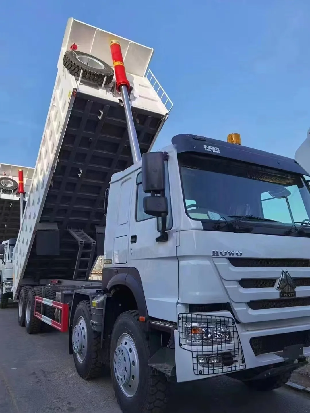 Лидер продаж новый самосвал SINOTRUK Howo 8X4 371HP