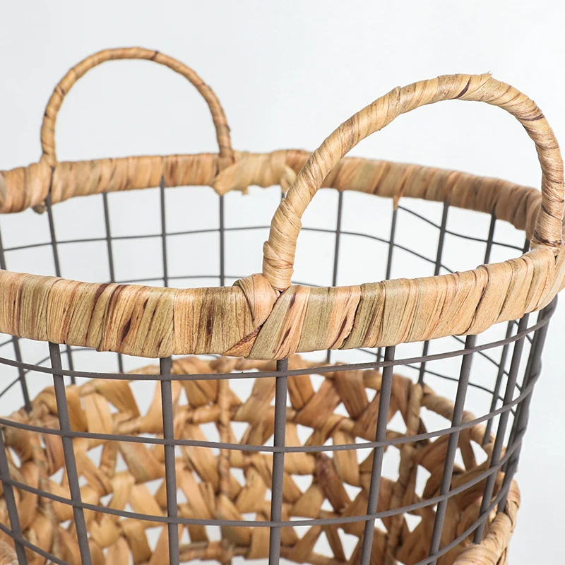 Handmade woven round seagrass storage basket with handle wicker woven basket water hyacinth storage basket