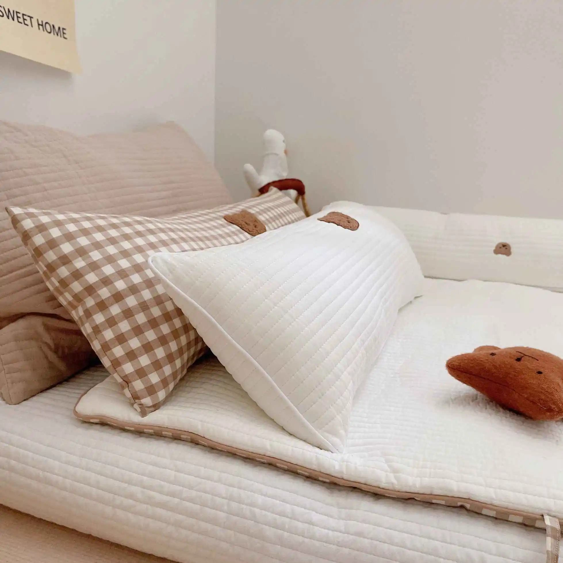 Comfort Cotton Embroidered Bear Newborn Bed Bumper Baby Cylindrical Long Sleeping Support Pillow Neck Bed Pillows Throw Cushion