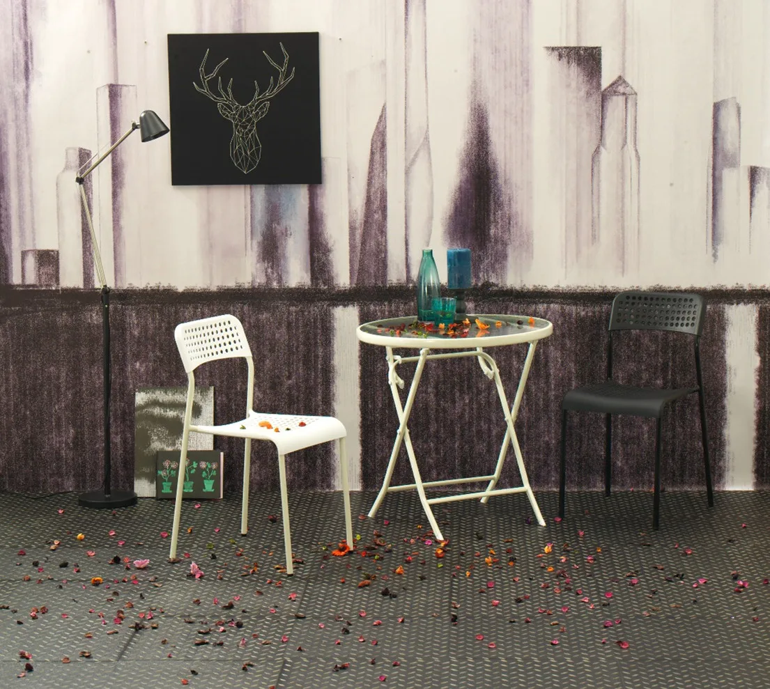 Wholesale Cheap Black Plastic Kitchen Dining Chair Outdoor Foldable Metal Dining Chair And Table Set