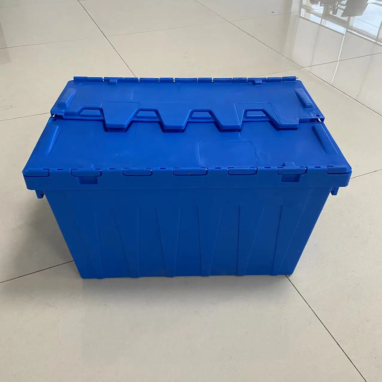 600x400 mm nesting logistic moving plastic storage attached lid containers